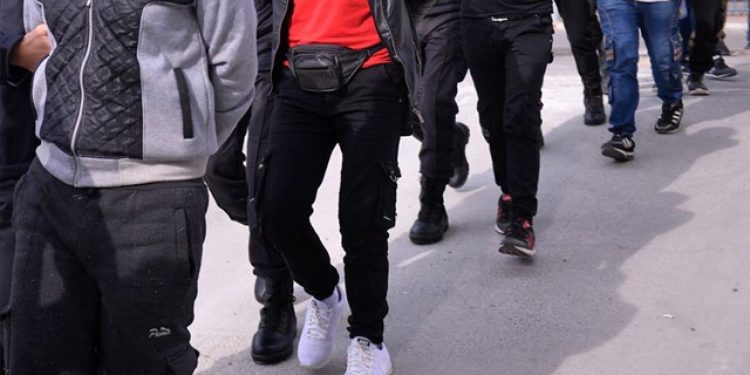 Turizm bölgelerinde yaz operasyonları: 16 ilde 106 tutuklama 1 Adalet Bakanı Akın Gürlek, haziran, temmuz ve ağustos aylarında turizm bölgelerinde yürütülen güvenlik çalışmalarının sonuçlarını paylaştı.